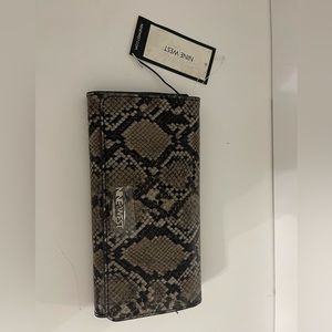BRAND NEW NINE WEST WALLET.